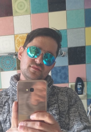 Viktor (@viktor166549) — my photo № 1